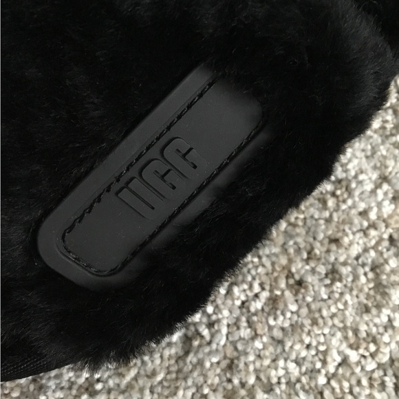 Ugg slippers NWOB - Picture 3 of 5